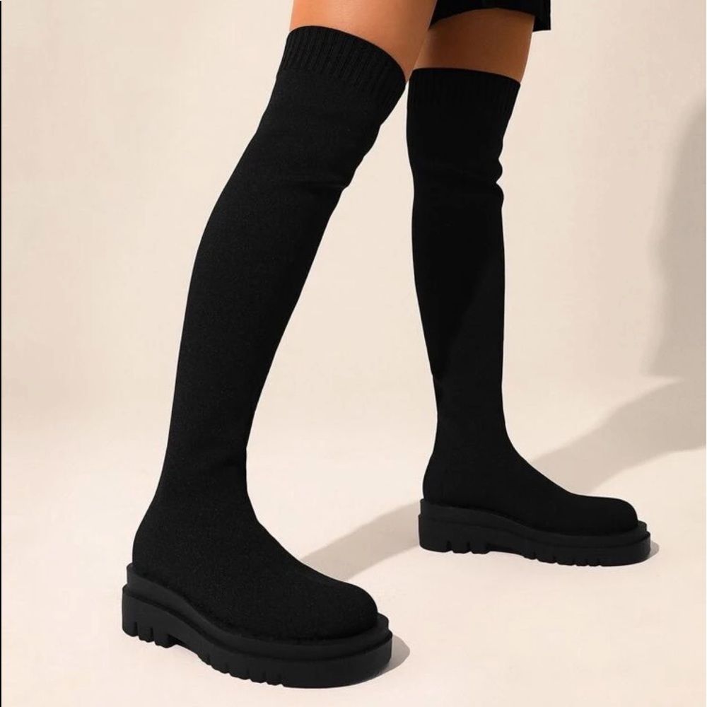 Knit boots 💕